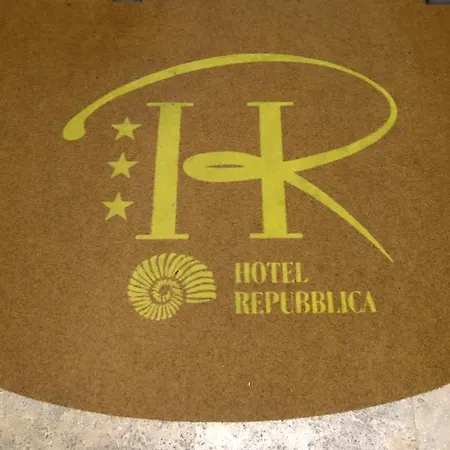 Hr Hotel 3*