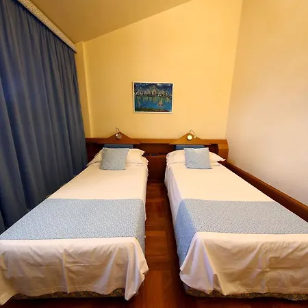 Hr Hotel 3*