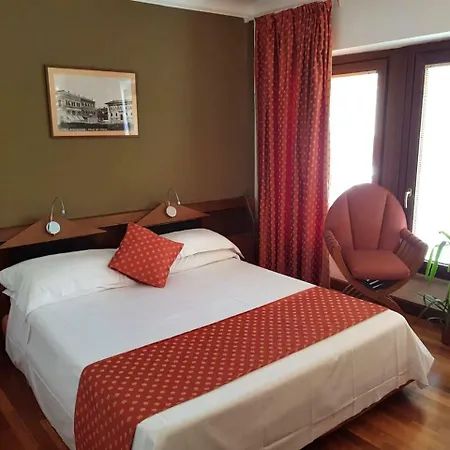 Hr Hotel 3*